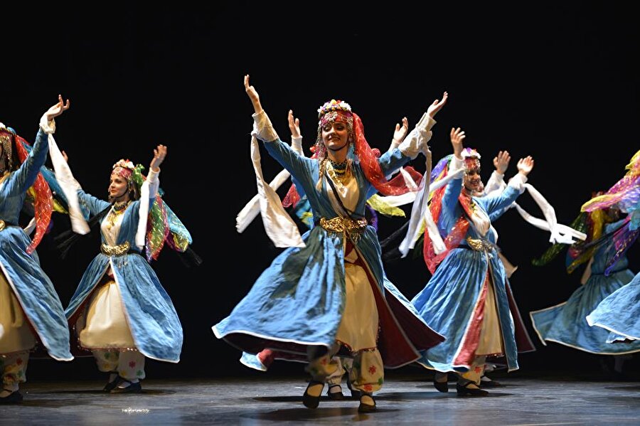 9. Milletlerarası Türk Halk Kültürü Kongresi
Kültür ve Turizm Bakanlığınca 20-23 Kasım'da Ordu'da, 9. Milletlerarası Türk Halk Kültürü Kongresi düzenlenecek. Kongre, halk edebiyatı, gelenek, görenek ve inançlar, müzik, oyun ve eğlence, maddi kültür, genel konular ve somut olmayan mirasın korunması olmak üzere 6 bölümden oluşacak.