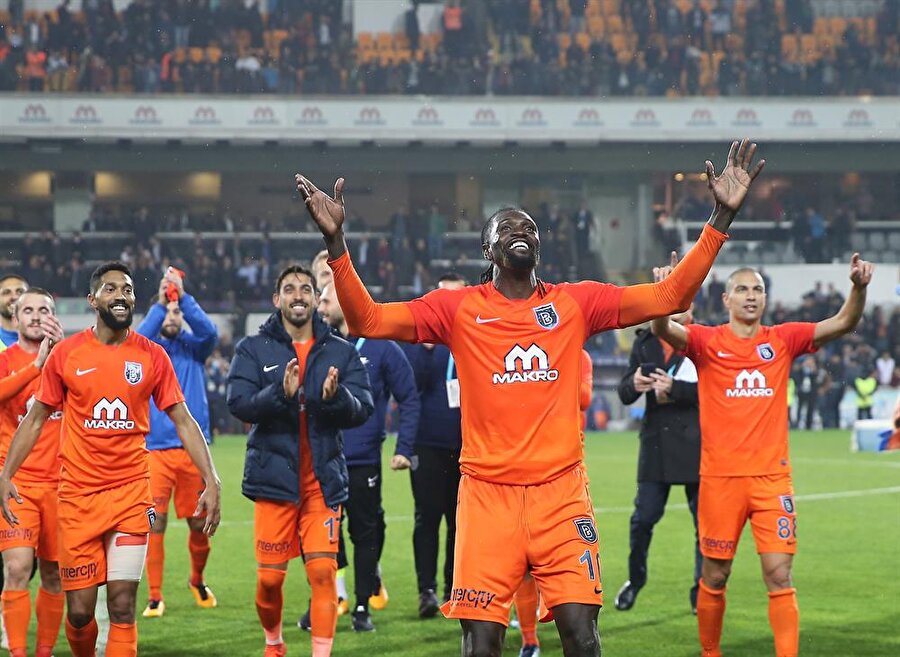 ​Adebayor Galatasaray maçında lig tarihine geçti