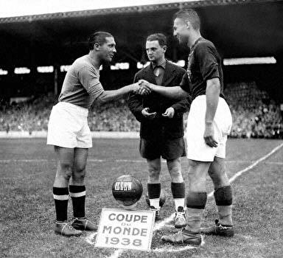 1938 Dünya Kupası'nda da Meazza ve arkadaşları şampiyonluk sevinci yaşadı.