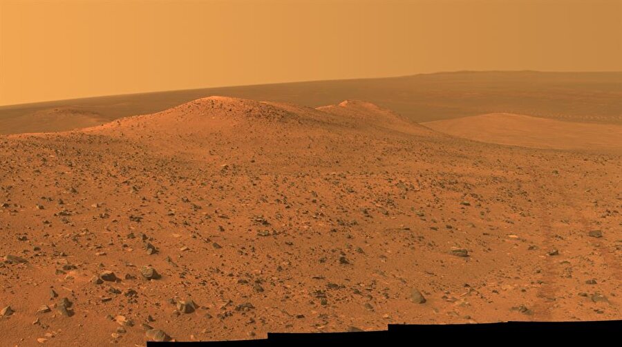 Mars'ta bulunabilecek suyun hayat için yeterli olmayacağı açıklandı

                                    
                                    
                                    Mars yüzeyinde bulunan koyu derin çizgilerin su akıntısı sanılması üzerine araştırma yapan bilim insanları bu çizgilerin kum akıntısı tarafından oluştuğunu tespit etti. Bilim insanları bu sonuca Amerikan Ulusal Havacılık ve Uzay Dairesine (NASA) ait Mars Keşif Uydusu'na (MRO) yerleştirilen "HiRISE" teleskobu tarafından elde edilen görüntüleri inceleyerek vardı. Bilim insanları, Mars'ta su bulunabileceğini ancak bunun hayatın oluşumuna olanak sağlayacak düzeyde olmadığını belirtti.
                                
                                
                                