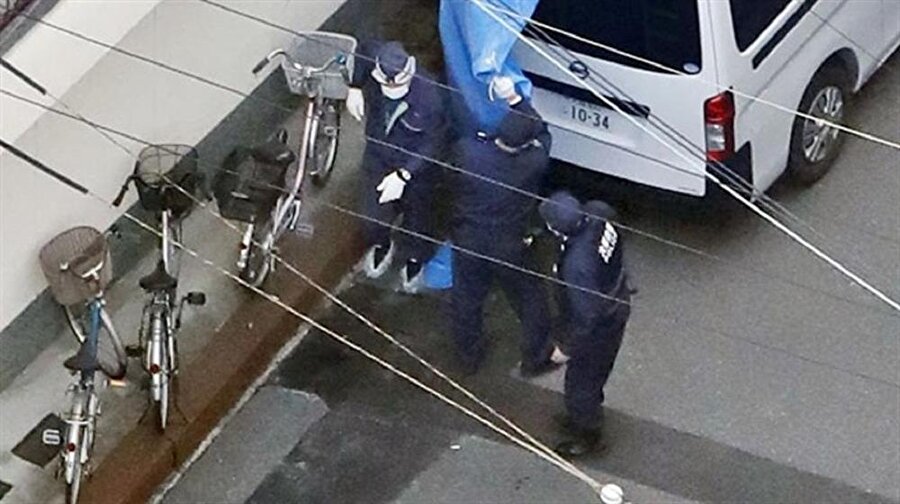 Japon polisi, bir kadının dört yeni doğmuş bebeği betonla doldurulmuş kovalara gömdüğünü itiraf ettiğini duyurdu.