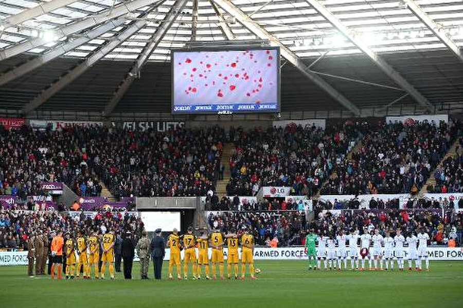 Şimdi biraz geriye gidelim, Premier Lig’in 11. haftasında Swansea – Brighton maçındayız.
