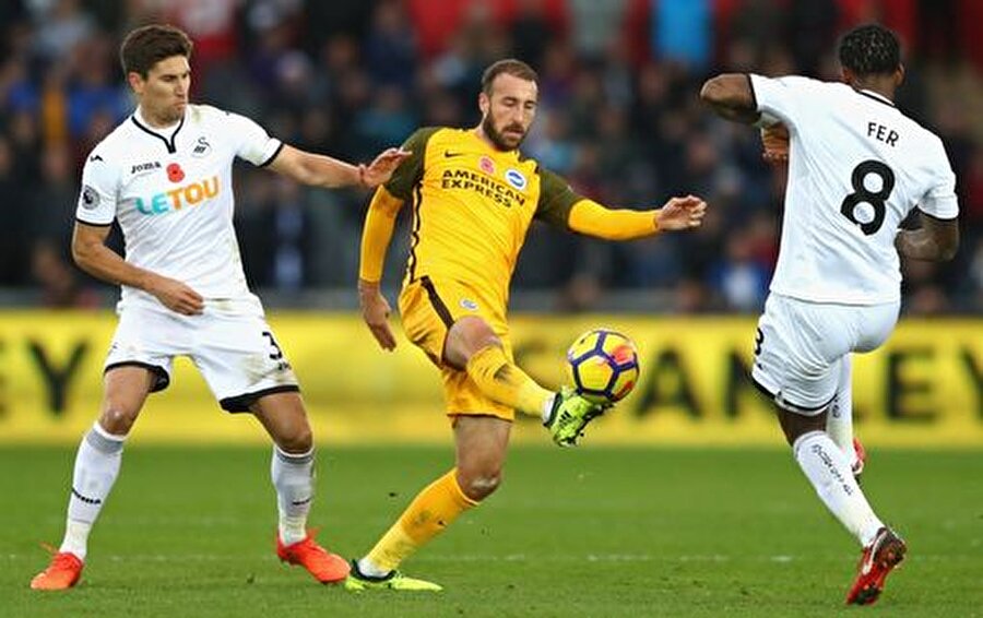 William’dan yine usta işi bir cevap…
“Ocak transfer döneminin son derece önemli olacağını söyleyebilirim. Paul Clement’i kovmak dahil radikal kararlar almamız gerekiyor. Eğer Premier Lig’de kalmak istiyorsak birkaç kaliteli takviyeye ihtiyacımız var”