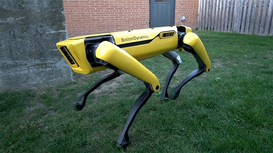 ​Boston Dynamics tarafından geliştirilen ​​SpotMini isimli dört ayaklı robot, merdivenleri tırmanabiliyor ve istenilen herhangi bir nesneyi tutabiliyor. 

                                    
                                    
                                
                                