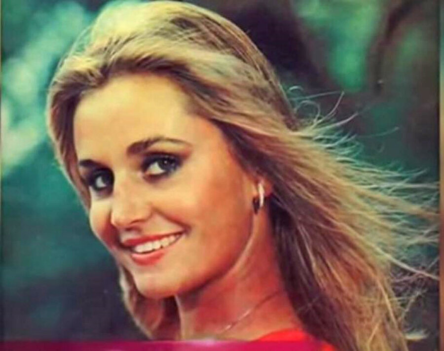 600 TL yerine 7 bin 200 TL çektirdi!

                                    Eylül Metin, bu ödemeden haberinin olmadığını söylerek şunları ekledi: "Benim haberim ve onayım olmadan Banu Alkan için bir otelde 7 bin 200 TL çekim yapılmış. Bunu düzeltmesini istedim yapmadı. Ben otel ile konuştum yine gereken yapılmadı. Burada mevzu para değil Banu'nun olaya yaklaşımı ve art niyetidir. Ama çıkmış hala 600 TL'den söz ediyor. Yaşanan bu olaylar yargıya taşıdıktan sonra otel yetkilisi beni arayarak, özür diledi ve benim haklı olduğumu ifade ederek, bana ödeme yaptılar."
                                