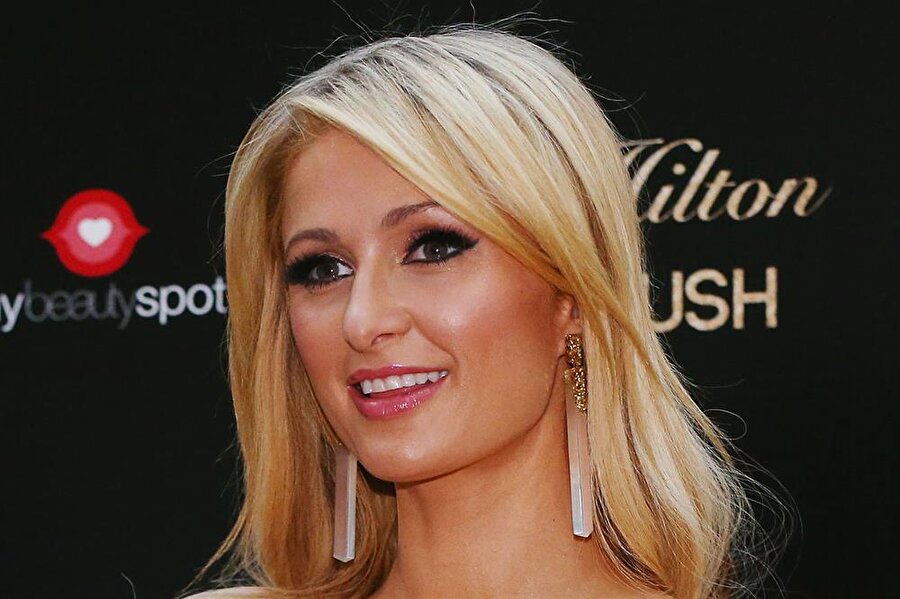 11 yıl öncesinden paylaşım yaptı

                                    Paris Hilton, selfie iddiasını desteklemek için 11 yıl önce pop şarkıcısı Britney Spears ile çektiği selfie'yi paylaştı.
                                