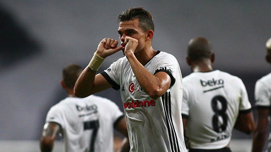 Beşiktaş'ta şok sakatlık: Maç kadrosundan çıkarıldı