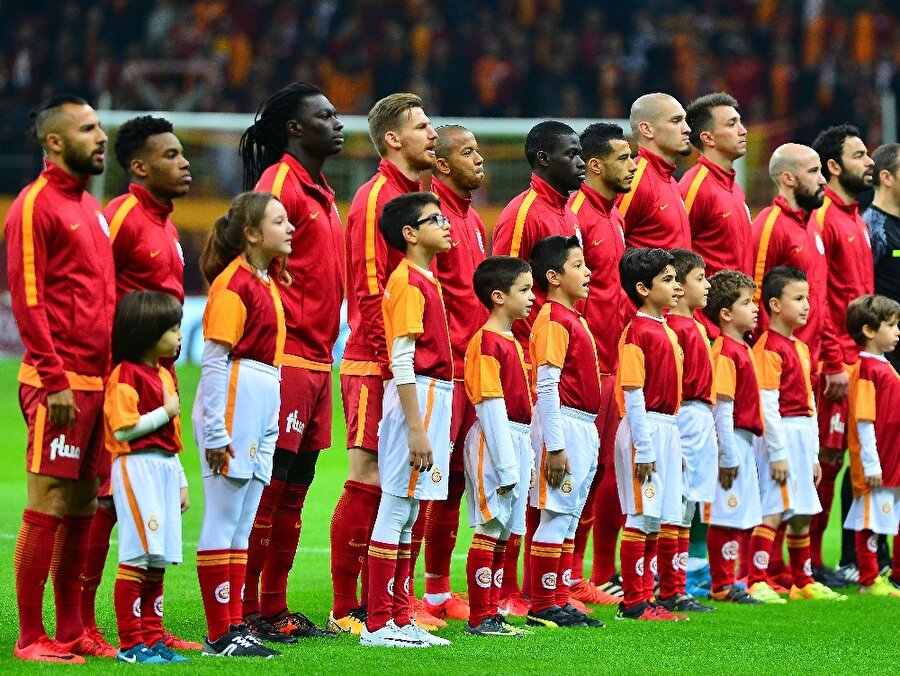 Galatasaray taraftarı, Latovlevici'yi yuhaladı
