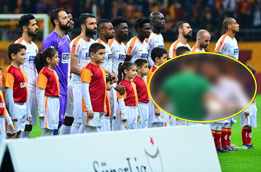 Galatasaraylı futbolcular onun formasını istedi!
