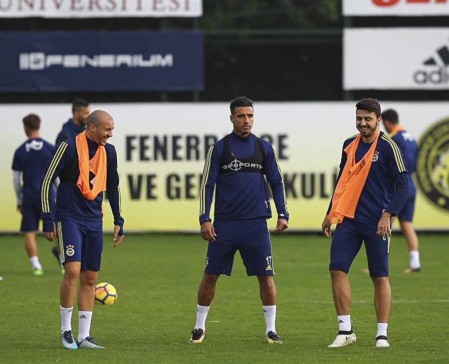 Süper Lig’de 4 karşılaşma oynanacak
Süper Lig'in 13. haftasına Demir Grup Sivasspor-Trabzonspor, Bursaspor-Kardemir Karabükspor, Kasımpaşa-Atiker Konyaspor, Antalyaspor-Fenerbahçe maçlarıyla devam edilecek.