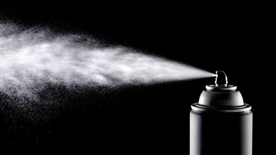 Parfüm yasağı
New York'daki bir üniversitede öğrencinin parfüm ile yanmasından sonra okullarda parfüm ve deodorant yasaklandı.