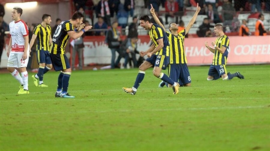 Antalyaspor galibiyeti sonrası Fenerbahçe'nin ilginç sevinci!