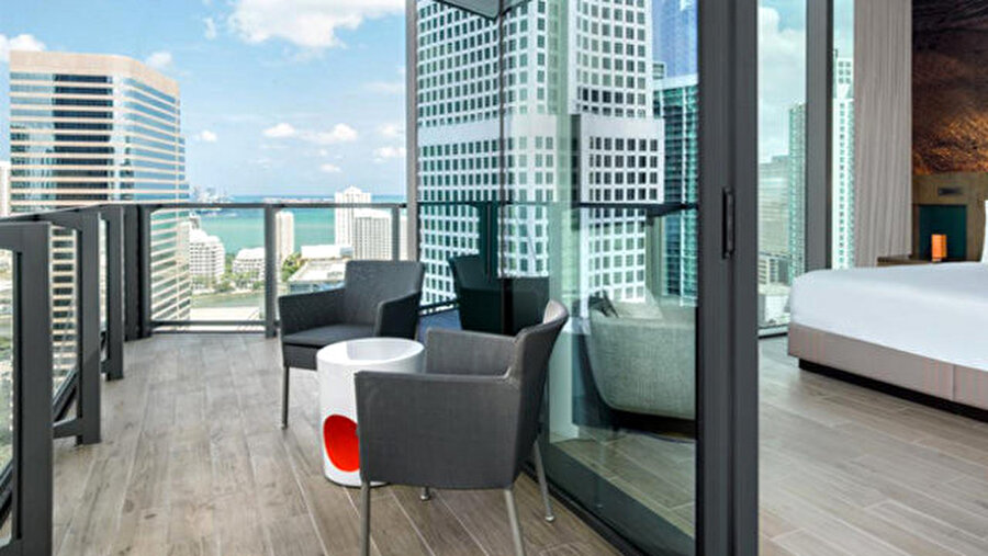 Bir de suit kiraladı!
Miami'de yeni restoran açan Nusret, aynı yerde kendine bir de suit kiraladı.