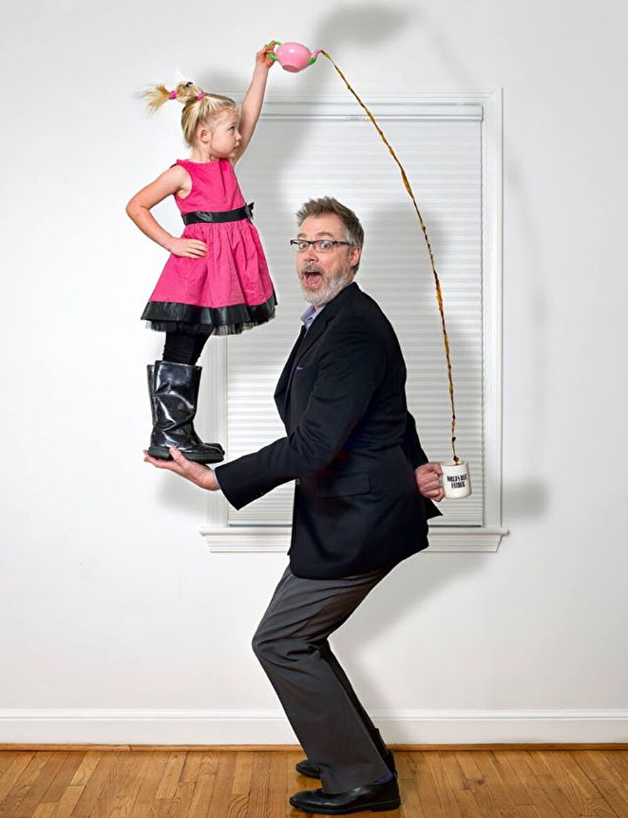 Kahveniz hazır.
O bir iş adamı !