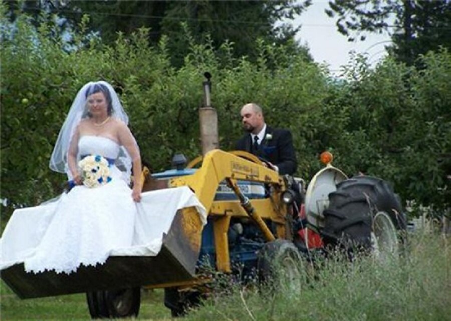 Gelin arabası olarak kepçe kullanmak

                                    
                                    
                                    Damat operatör olunca..
                                
                                
                                