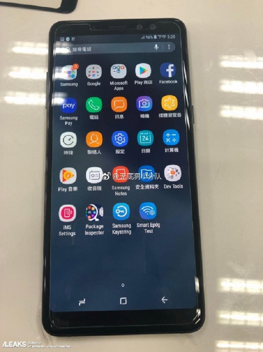 Samsung'un yeni telefonu. A8 Plus. 