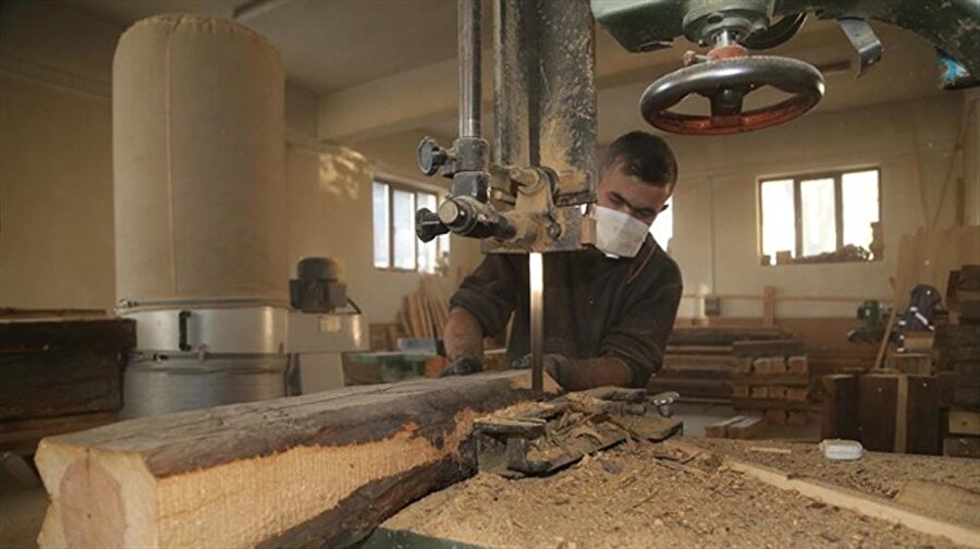 Tarihi evlerden mobilya yaptı, 40 ülkeye ihraç ediyor Tarihi evlerden mobilya yaptı, 40 ülkeye ihraç ediyor