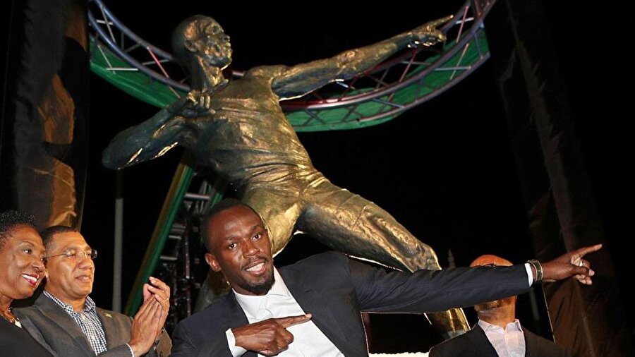 Usain Bolt’un heykeli dikildi