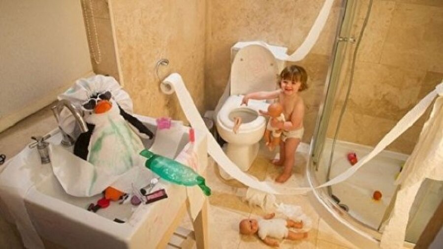 Çocuklarınızı tuvalet kağıdıyla 2 dakika yalnız bırakın
