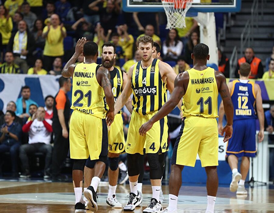 Fenerbahçe Doğuş, Barcelona deplasmanında 