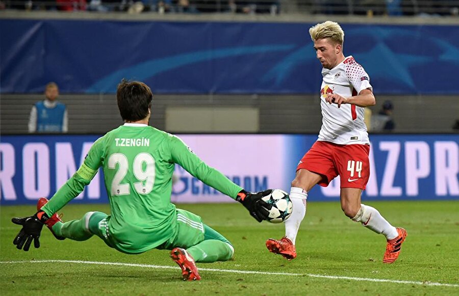 ​Muslera Tolga Zengin'i takibe aldı