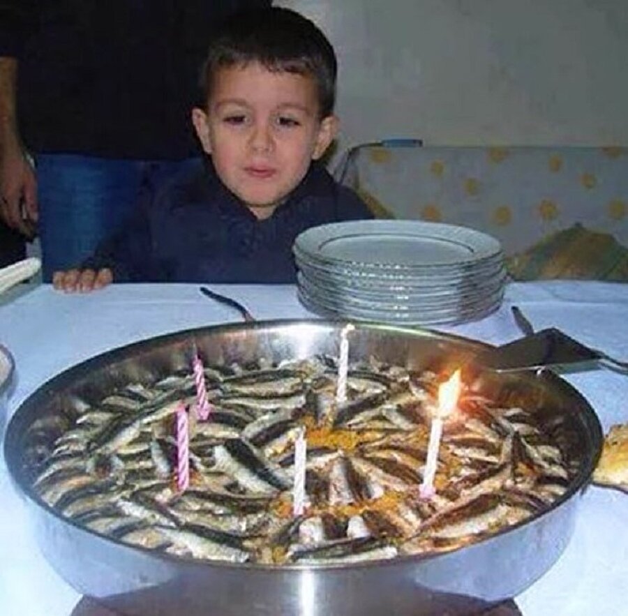 Hamsi Pasta

                                    Trabzon'da doğum günü böyle kutlanır..
                                