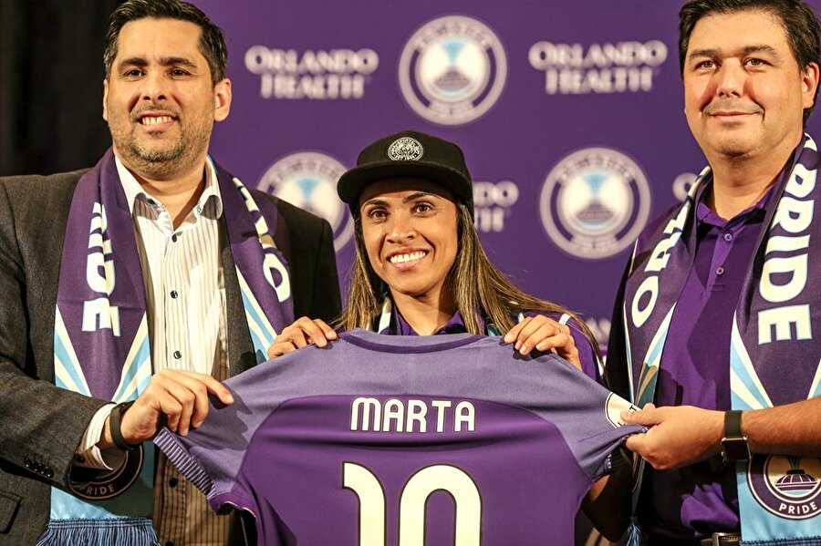 Marta
Takımı: Orlanda PrideMaç başı: 60 bin dolarYıllık: 600 bin dolar