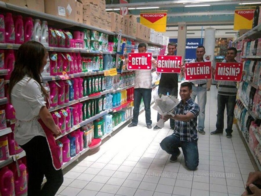 Markette evlilik teklifi
Gelin adayı market çalışanı olabilir?