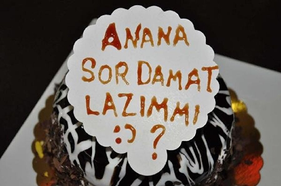 Annene sor damat lazım mı?
Bu damat adayı biraz daha kibar olmalı..