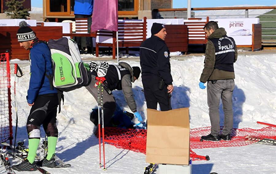 Erzurum'da bir kayak merkezinde düzenlenen yarışlar esnasında kavga çıktı. Çıkan kavgada 2 kişi yaralanırken olayla ilgili 5 kişi gözaltına alındı.
