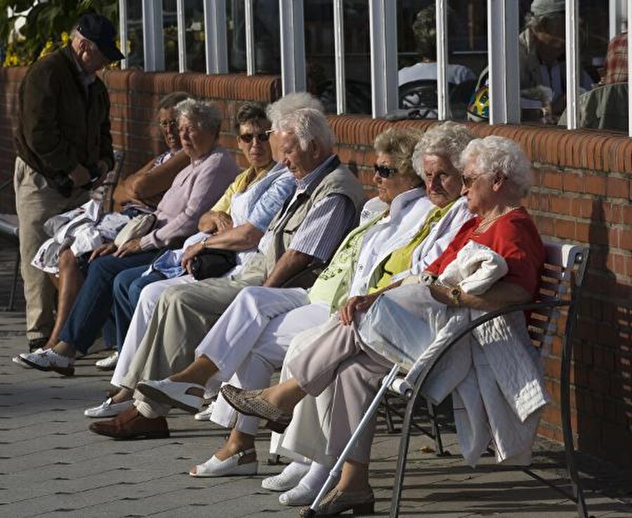 Almanya-82,6 milyon
Yaşlı nüfus oranı:%21