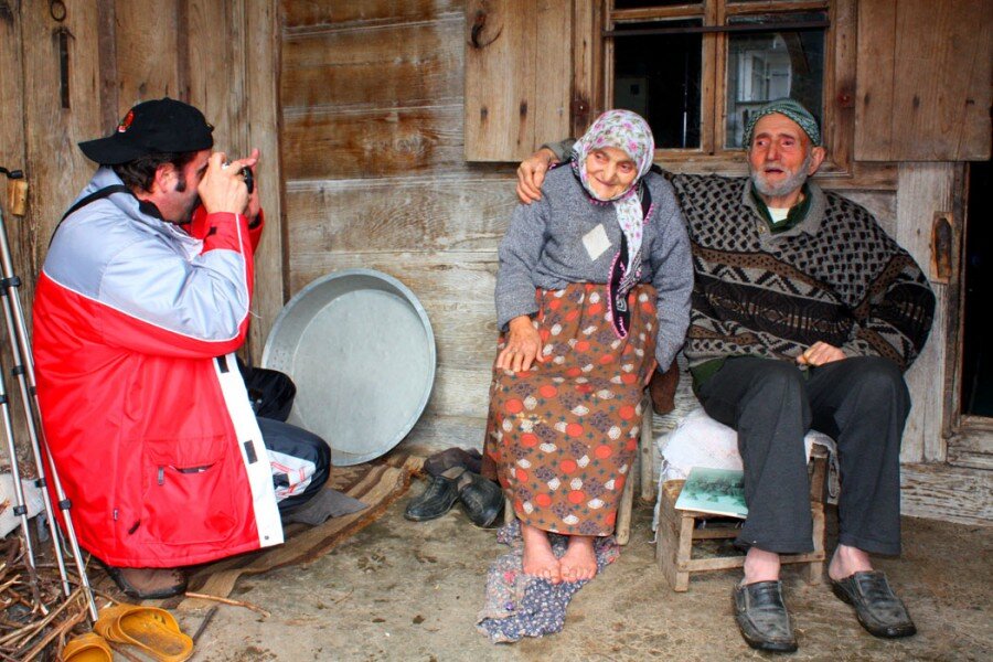 Türkiye-79,8 milyon 
Yaşlı nüfus oranı:%8,3