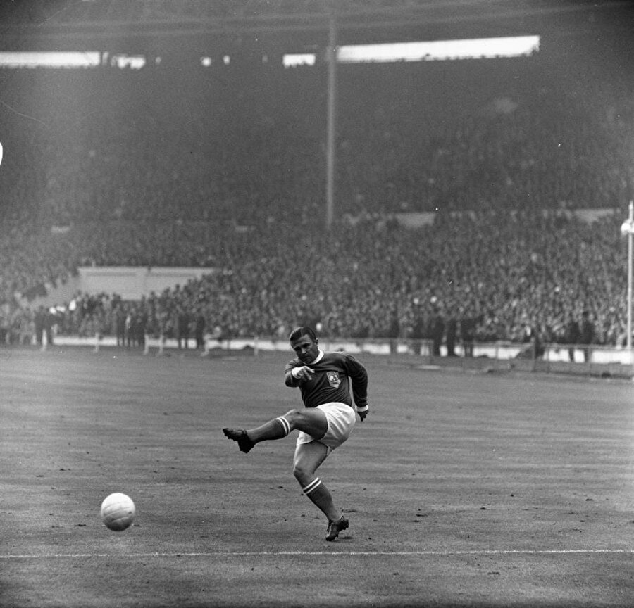 Dünya futboluna damga vuran Macar forvet: Puskas