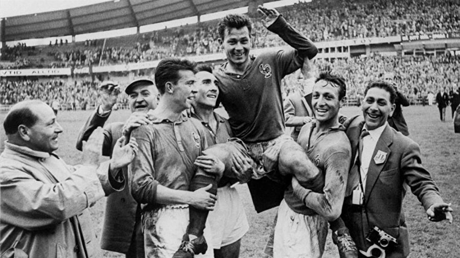 
                                    
                                    1958 Dünya Kupası'nda forma giyen Fortaine turnuvada çıktığı 6 maçta 13 gol attı. Fortaine turnuvadaki iki maçta hat-trick yapma başarısı gösterdi.
                                
                                