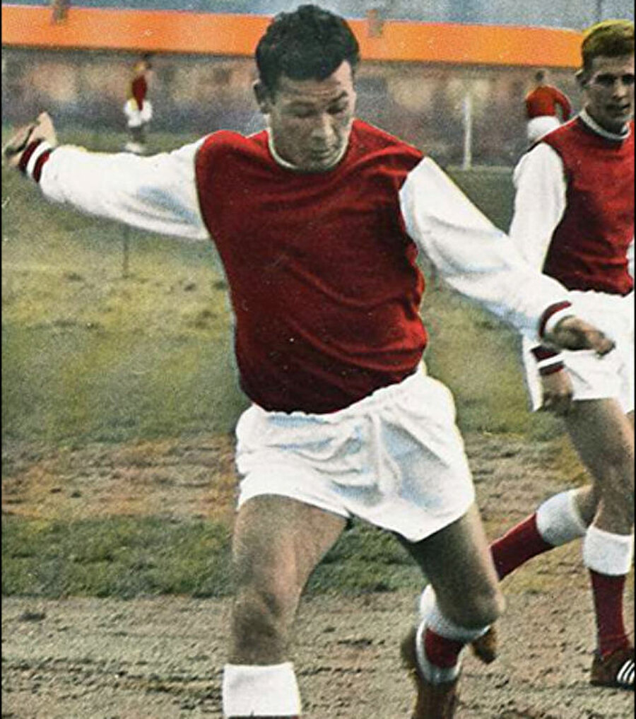 
                                    
                                    1956 yılında Fortaine, Stade Reims takımına transfer oldu. 6 yıl boyunca Reims'te forma giyen Fontaine çıktığı 131 maçta 122 gol kaydetti. 
                                
                                