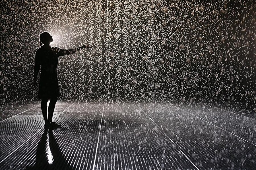Yağmur odası

                                    
                                    
                                    Londra'da yağmur odası vardır ve odanın her tarafında yağmur yağmaktadır, sadece sizin olduğunuz yer hariç..
                                
                                
                                