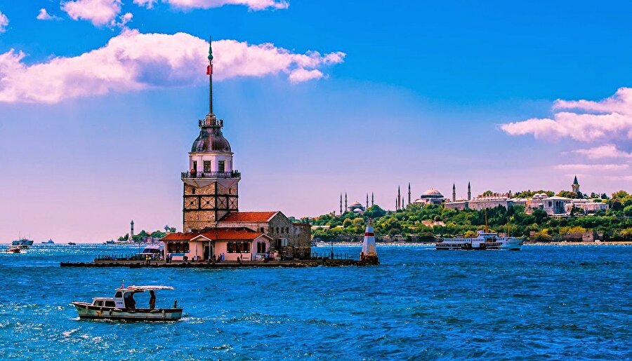 İstanbul

                                    
                                    
                                    İstanbul 130 ülkeden kalabalıktır...
                                
                                
                                