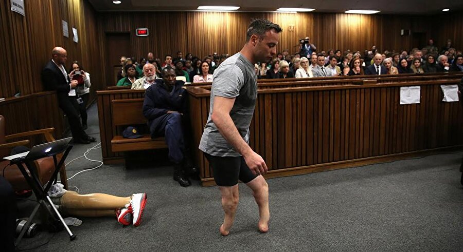 Herkesin ayakta alkışladığı Pistorius bir gecede hayatını nasıl yok etti?
