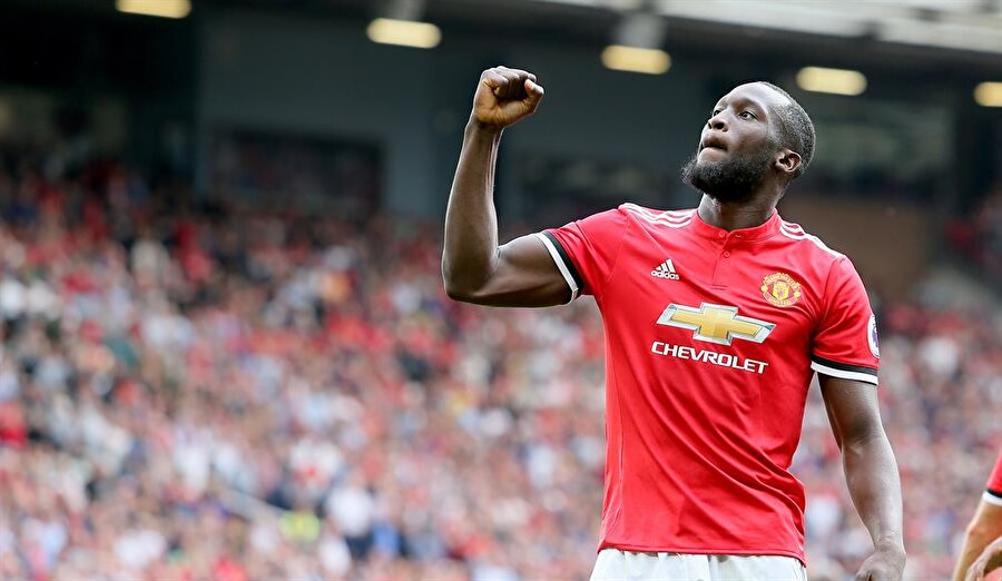 Romelu Lukaku lüks aracını öyle bir şekle soktu ki!