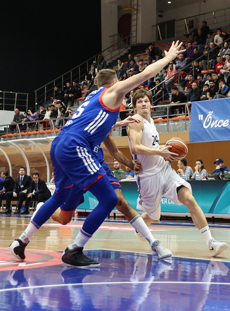 Anadolu Efes, Khimki takımıyla karşılaşacak

                                    Basketbol THY Avrupa Ligi'nin 13. haftasında Anadolu Efes, deplasmanda Rusya'nın Khimki takımıyla karşılaşacak. FIBA Şampiyonlar Ligi'nde Juventus Utena-Pınar Karşıyaka ve Gaziantep Basketbol-PAOK maçları yapılacak.
                                
