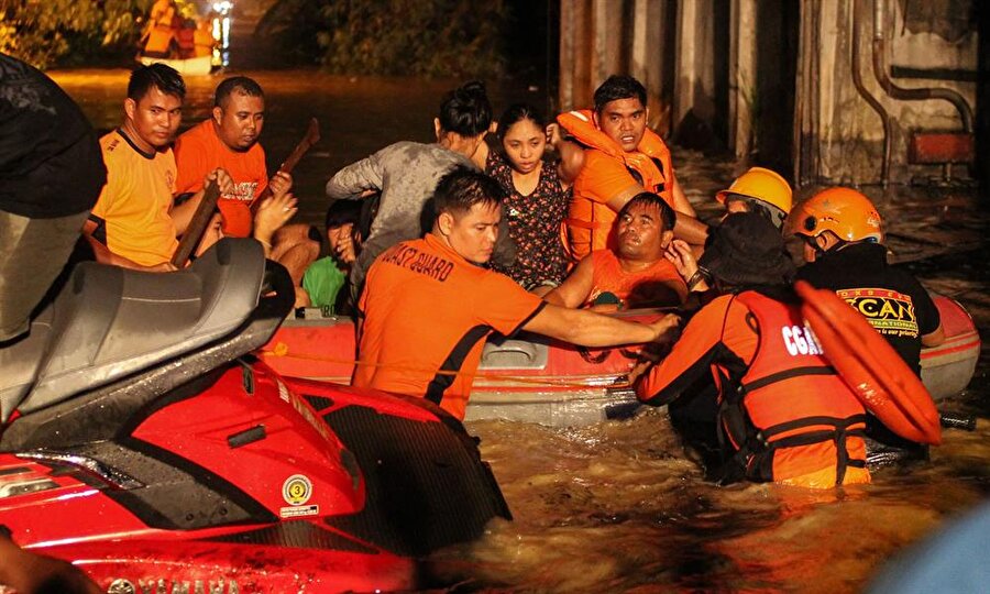 Filipinler'de tropikal tayfunda çok sayıda kişi hayatını kaybetti!