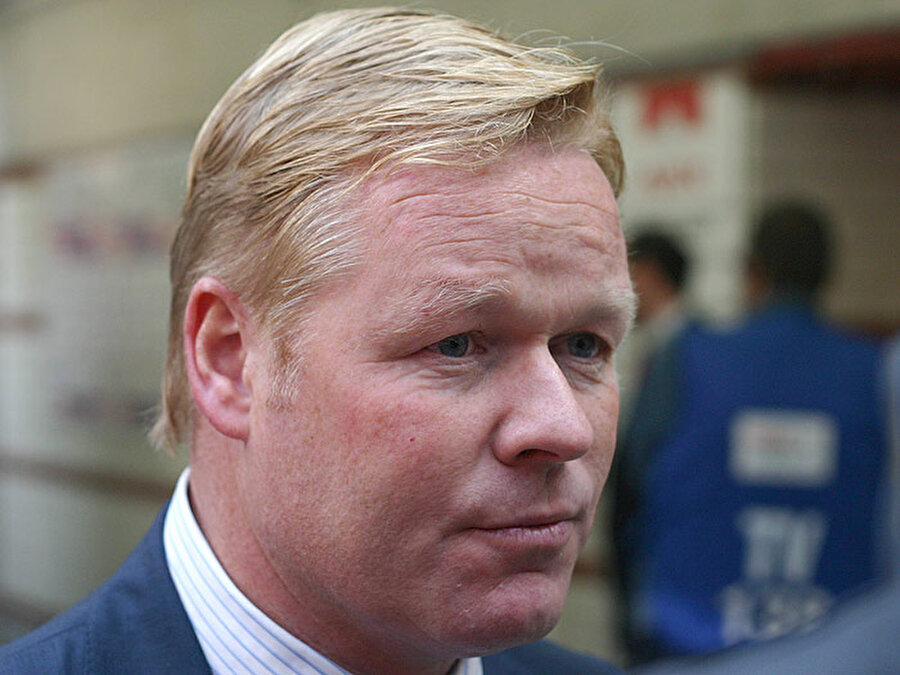 
                                    Futbolun ardından Koeman teknik direktörlük kariyerine adım attı. 1997-98 sezonunda Koeman, Hollanda Milli Takımı'nda yardımcı antrenörlük görevini üstlendi. 
                                