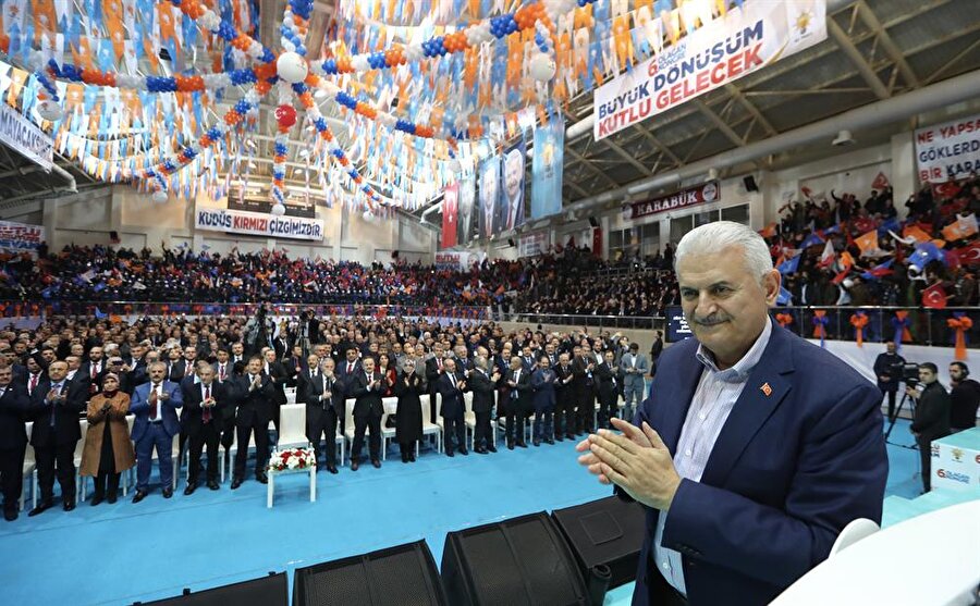 Başbakan Yıldırım Kilis'te
AK Parti Genel Başkanvekili ve Başbakan Binali Yıldırım, partisinin olağan il kongrelerine katılacak, valilikler ile Kilis Belediyesini ziyaret edecek.