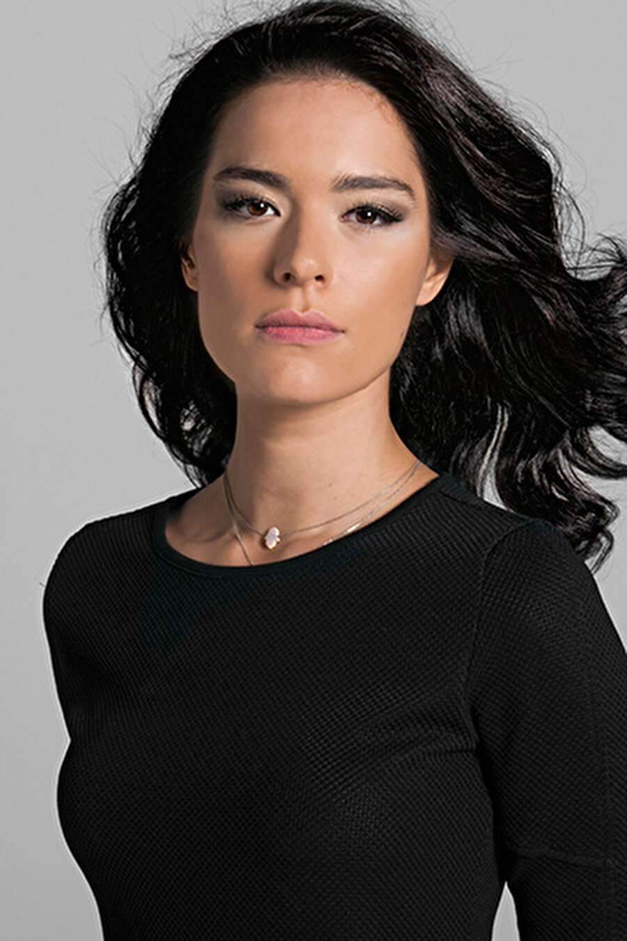 Шафак пекдемир. Сафак Пекдемир. Шафак Пекдемир Safak Pekdemir. Aktrisa Şafak пekdemir