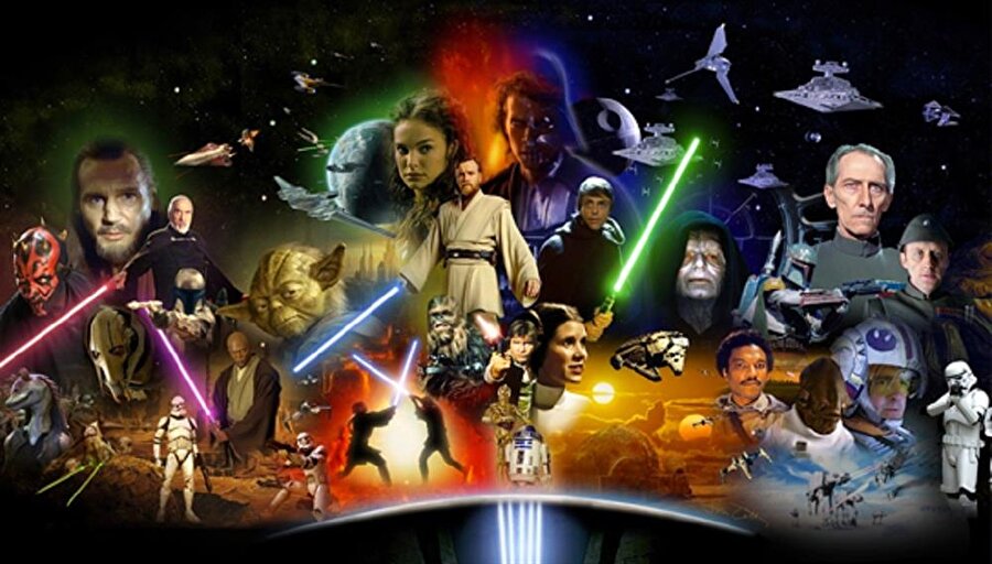 Üçlemelerin yanında ekstra filmler de var 

                                    
                                    İlk üçlemelerin rejisörü George Lucas, bütün gezegenin metin yazarı, yorumcusu ve yönetmeni, 2012 yılında filmin haklarını Disney'e satıyor.Disney de bu üçlemelere ek olarak tekli filmler yayınlamaya ve onlara 'hikaye' demeye başlıyor.
                                
                                