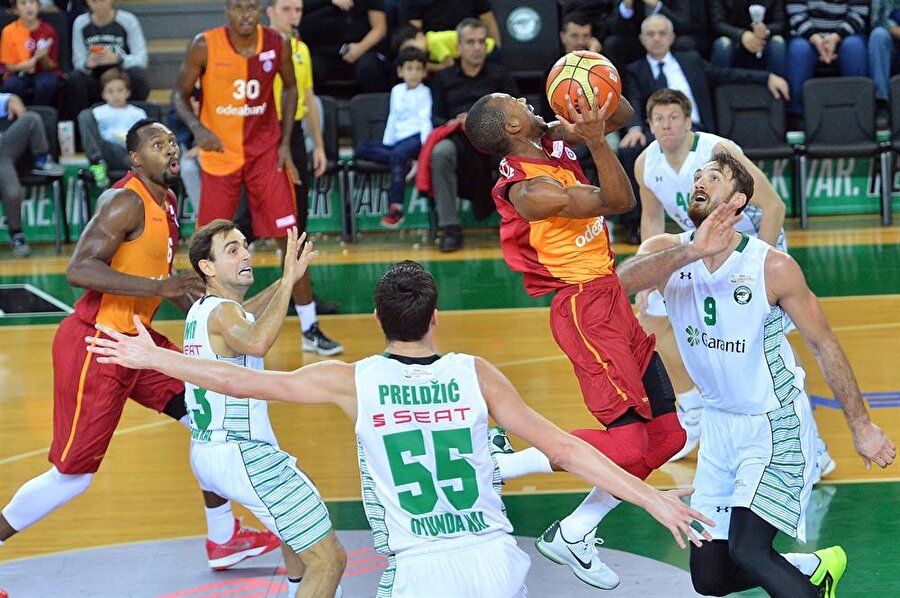 Galatasaray Odeabank ile Darüşşafaka karşı karşıya gelecek
Basketbol ULEB Avrupa Kupası son 16 turu E Grubu ilk hafta maçında Galatasaray Odeabank ile Darüşşafaka karşı karşıya gelecek.