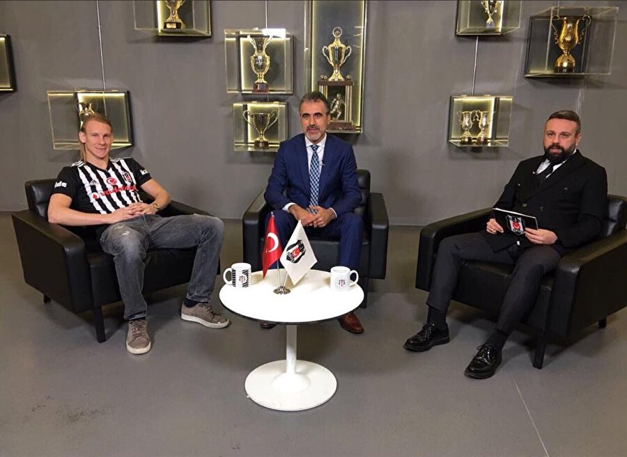 Vida'dan heyecanlandıran Manzukic mesajı