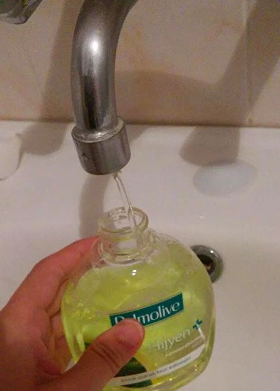 Şampuanı sabunu suyla doldurup son kez can vermek

                                    
                                    
                                
                                