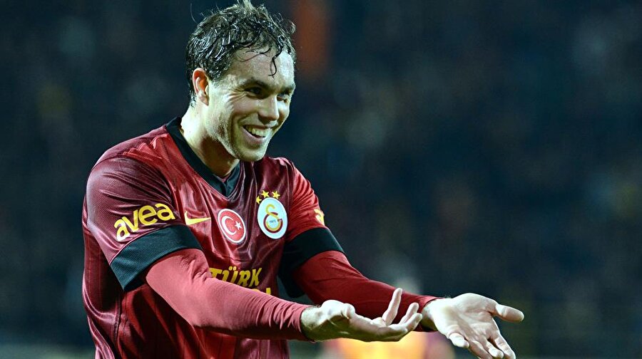 Elmander futbolu bıraktı, Galatasaray'a dönüyor