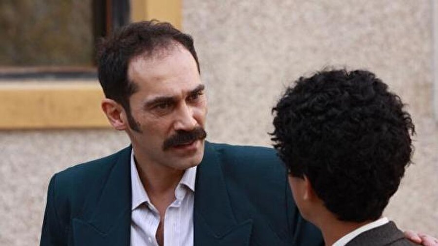 İlk görüntüler geldi!
2013 yılında vefat eden usta sanatçı Müslüm Gürses'in hayat hikayesini konu alan Müslüm filminden ilk görüntüler dün geldi.